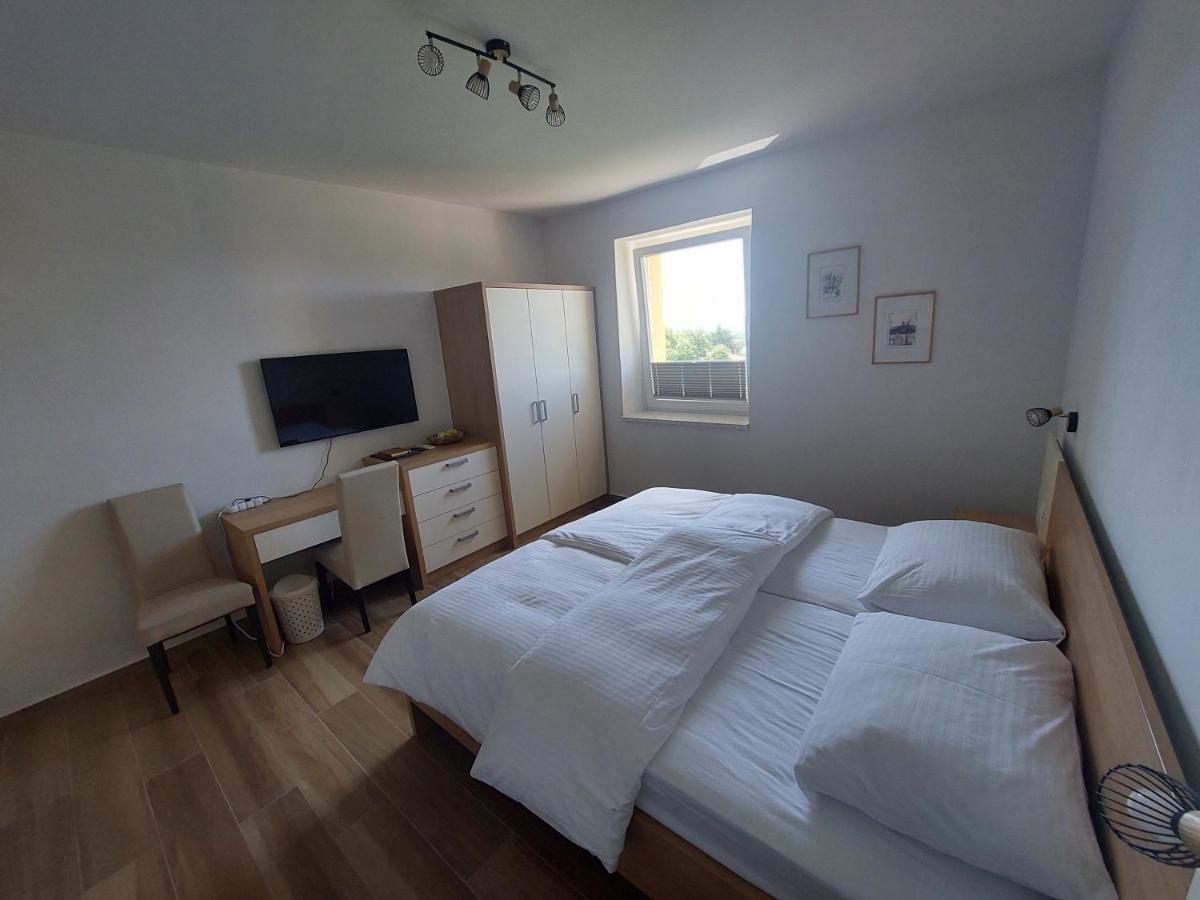 Gostilna In Pizzeria Pri Brajdi Otel Komen Dış mekan fotoğraf